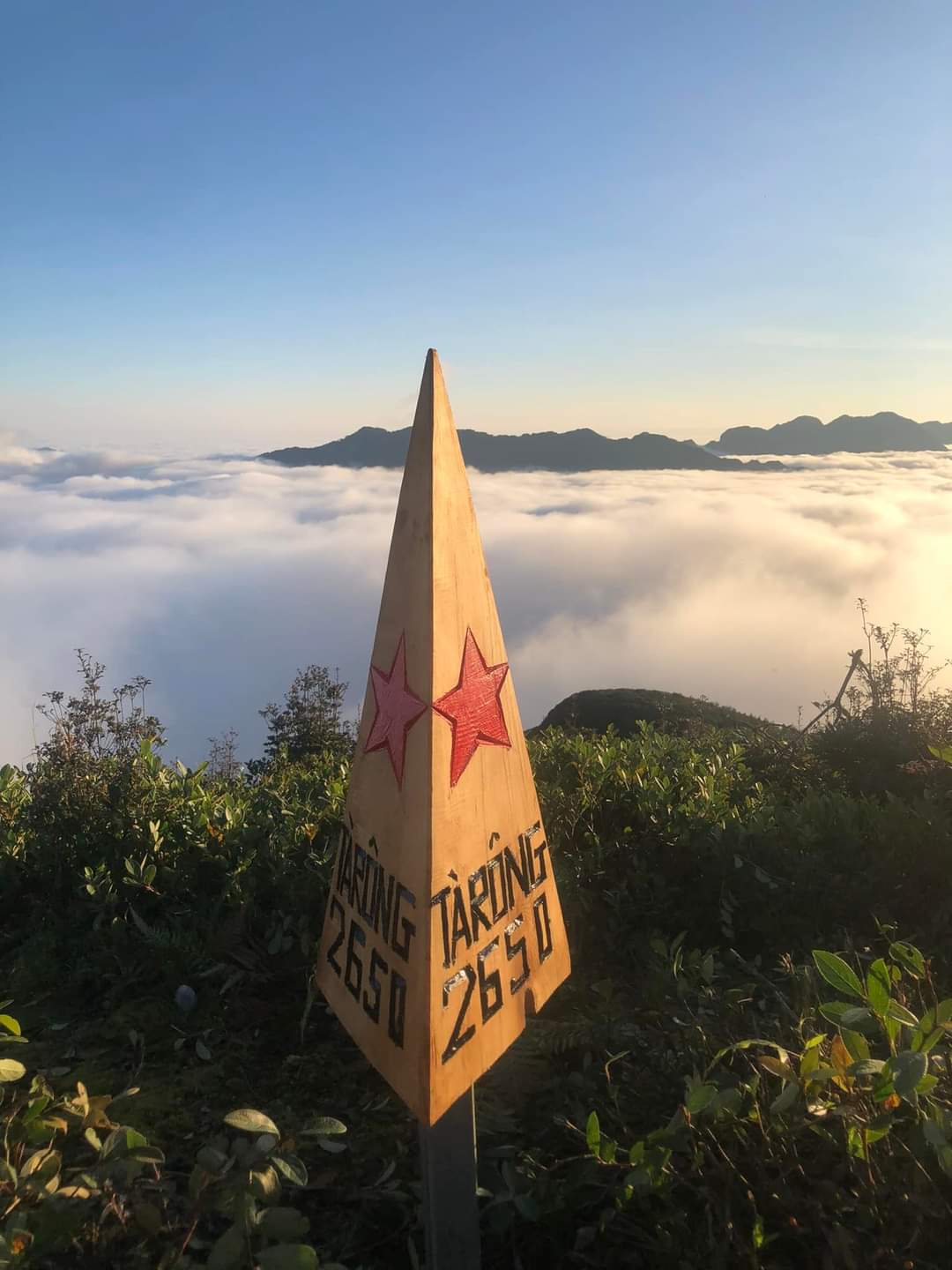 Đỉnh Tà Dông là đỉnh dễ leo nhất trong 5 đỉnh