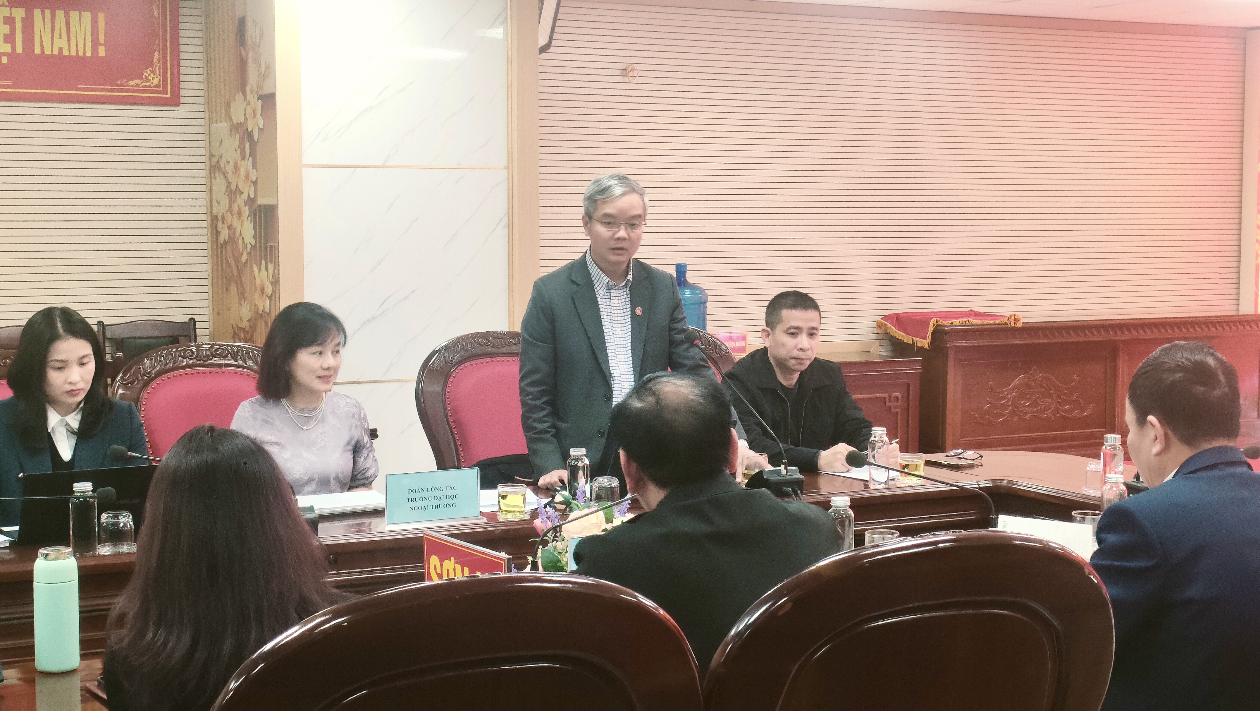 PGS, TS Đào Ngọc Tiến, Phó Hiệu trưởng Đại học Ngoại thương phát biểu tại hội nghị 