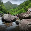 Một căn nhà gỗ độc đáo trên đỉnh núi ở bản Pú Dảnh