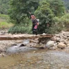 Người đàn ông mất vì không thể vượt lũ đi viện... và nỗi khao khát xây cầu