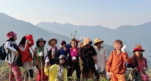 Xu hướng team building leo núi: Sự lựa chọn hàng đầu của các công ty năng động