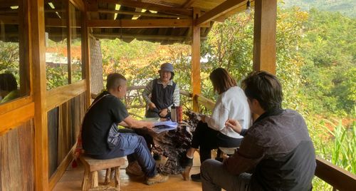 HTX Nậm Nghẹp xây dựng cung trekking cho khách Tây