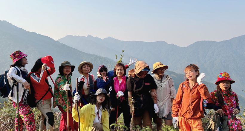Xu hướng team building leo núi: Sự lựa chọn hàng đầu của các công ty năng động