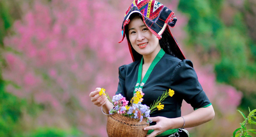 Xe Bus Tình Yêu: Hành trình khám phá miền Tây Bắc