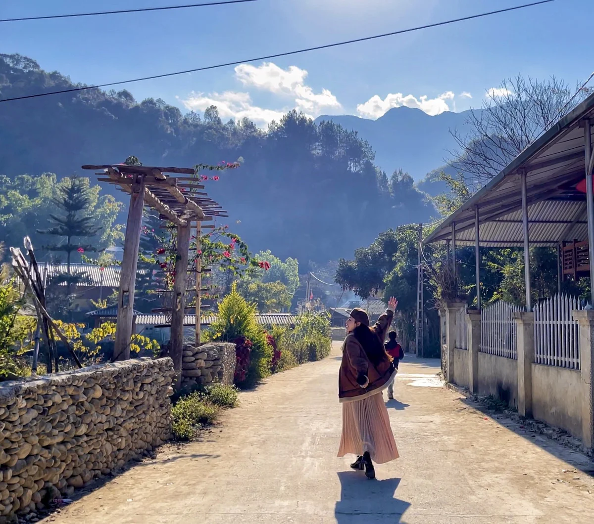 Bản Phày, Ngọc Chiến - nơi bức tường đá cuội kể chuyện về văn hóa người Thái đen