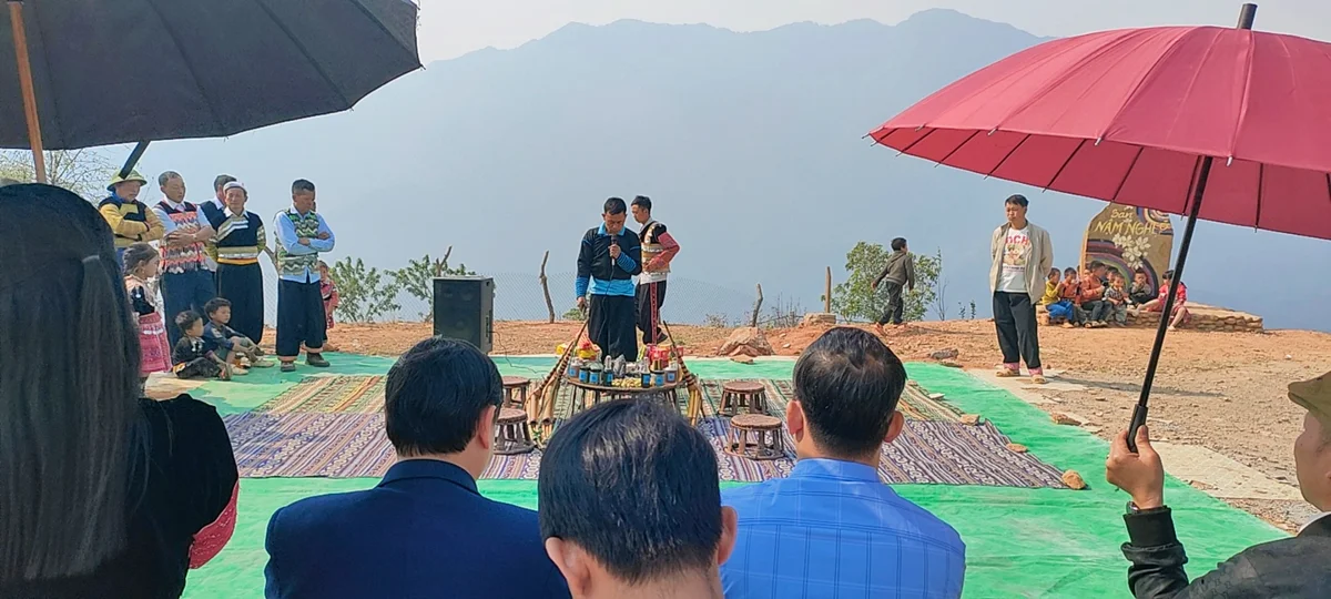 Cùng bà con bản Nậm Nghiệp tổ chức Lễ tạ ơn