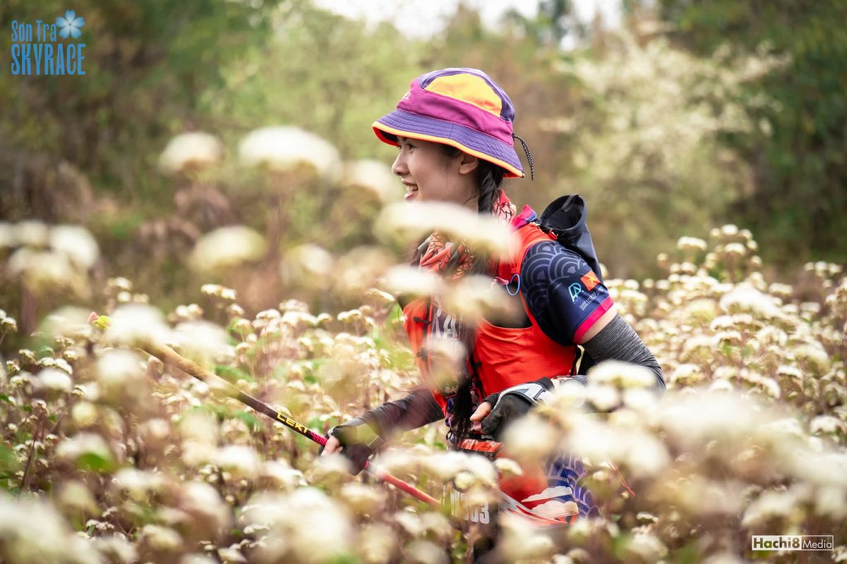 Chạy trail giữa mùa hoa cổ tích