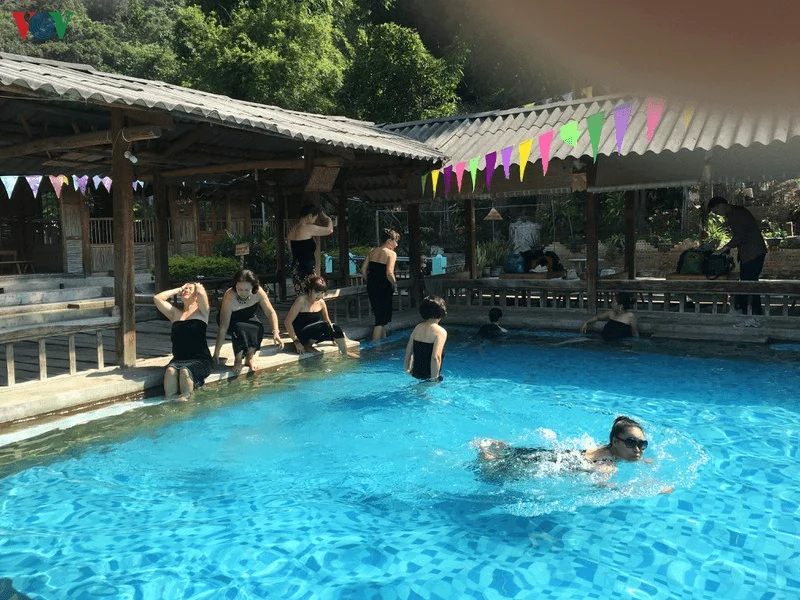 suoi_khoang_nong
