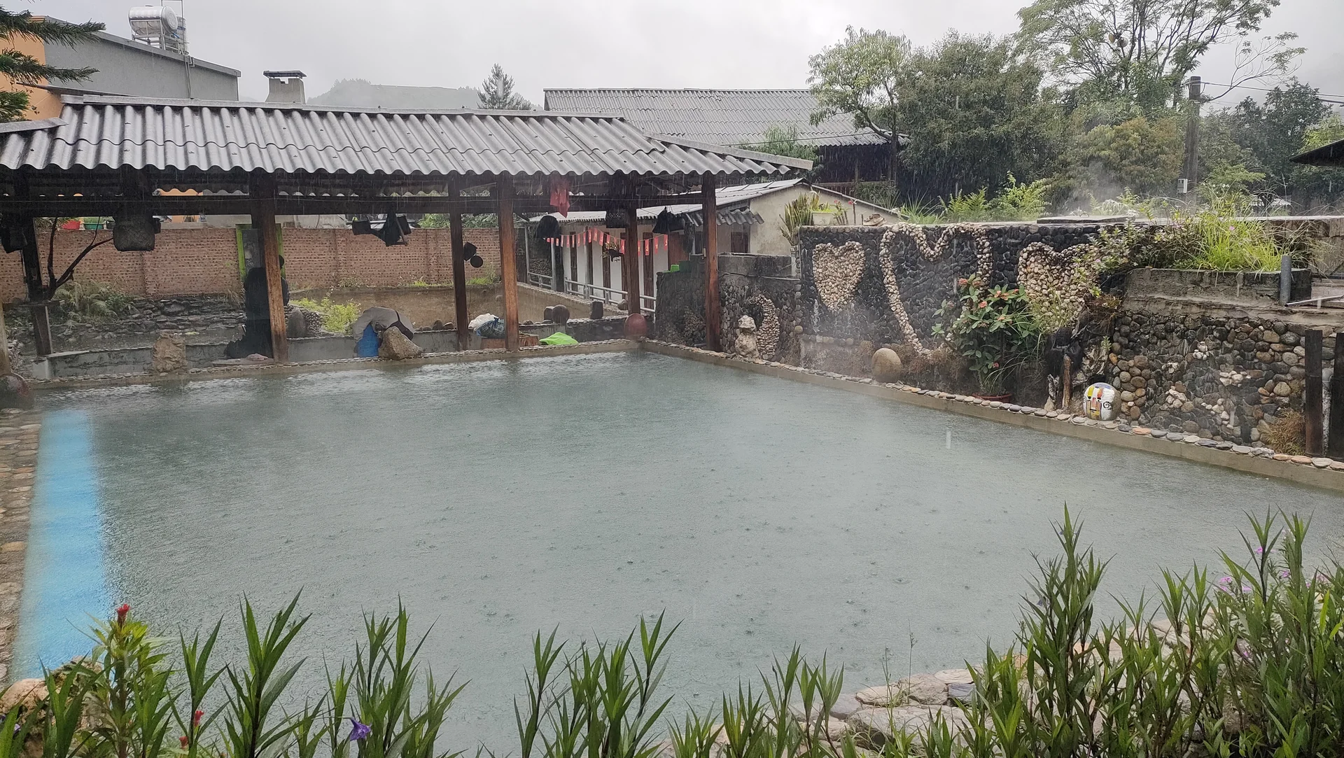 Trải nghiệm khoáng nóng tự nhiên giữa lòng Tây Bắc 